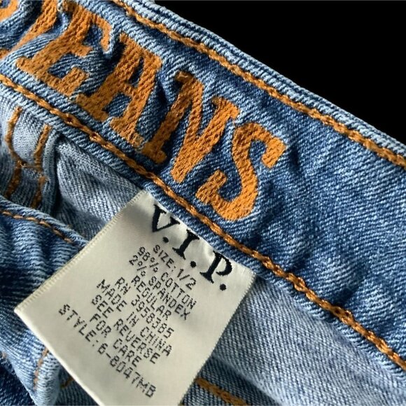 VIP GIRLS RIPPED DISTRESSED 5 POCKET DESIGN BLUE DENIM JEAN SHORTS SIZE 1/2 - Picture 2 of 16